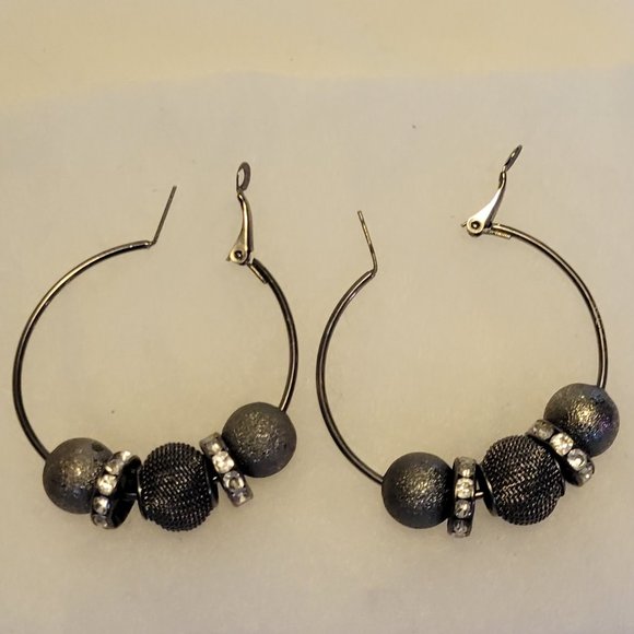 Silverworks Jewelry - Hypoallergenic bling silver pendant circle with 3 steel balls hoop earrings.